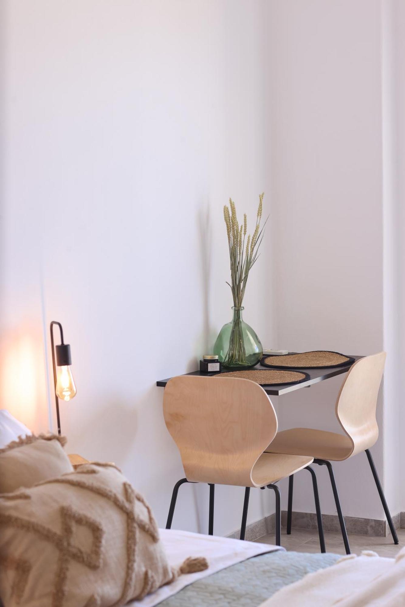Enne Studios For Views & Tranquility Ftelia  Room photo